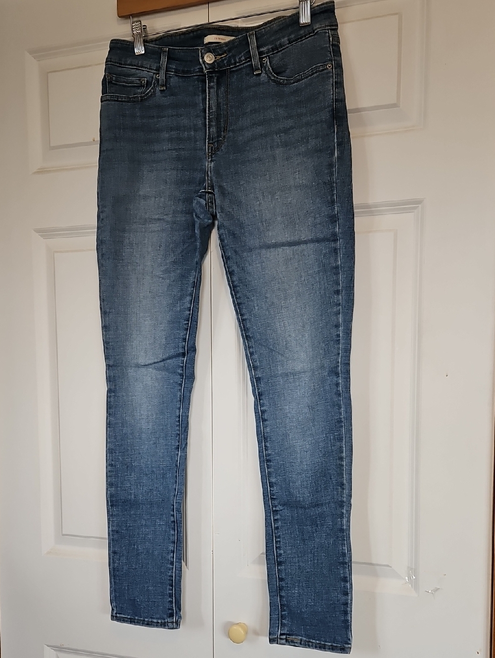 Levi 711 Skinny Jeans. Womens Size 29. Light Blue Denim.